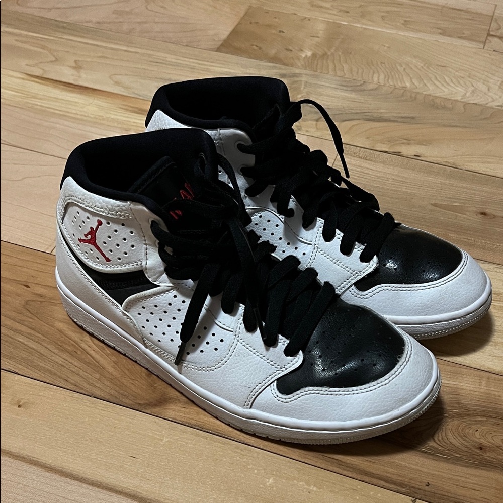 Nike Black and White High-Top Sneakers-Access Jumpman Basketball Shoes